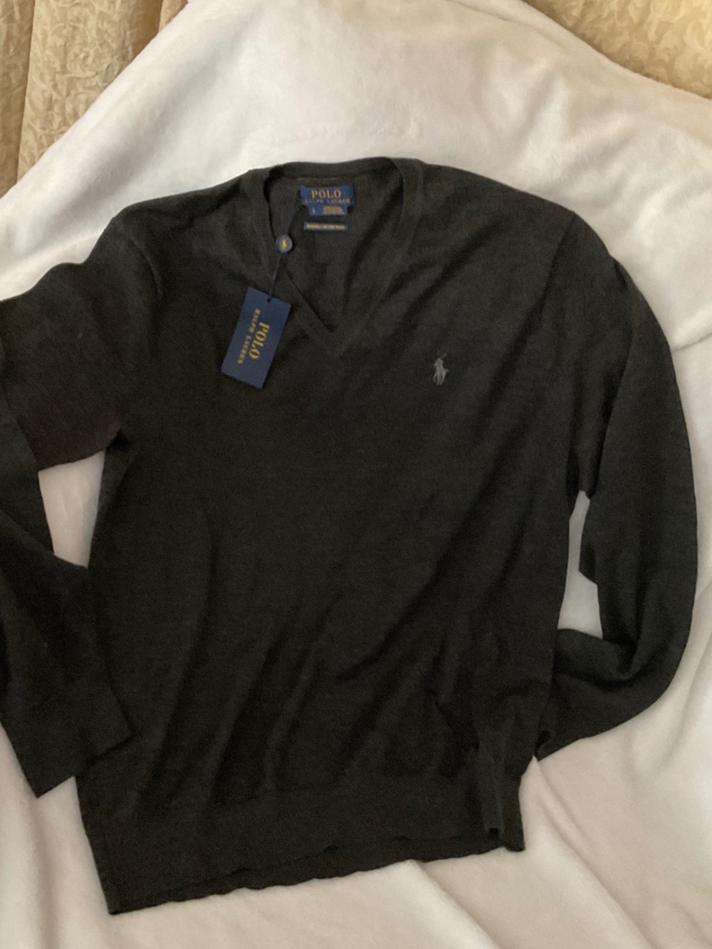 Handsome Men's lightweight Ralph Lauren Polo sweater